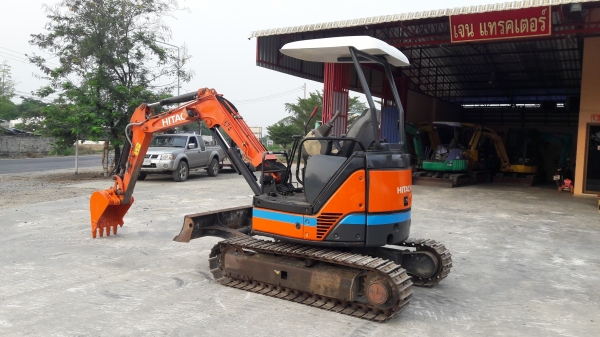 รถขุดฮิตาชิ 日立 Hitachi ZX30U-3 เก่าญี่ปุ่น รุ่นใหม่ ปี2010