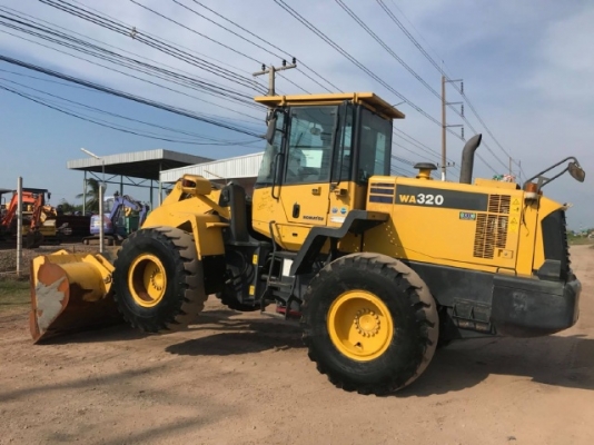 ขายรถตักล้อยาง KOMATSU WA320-6 ปี 2013 รถนอกนำเข้าเองจากญี่ปุ่น สภาพสวยพร้อมใช้งาน มีVDOการทำงานครับ