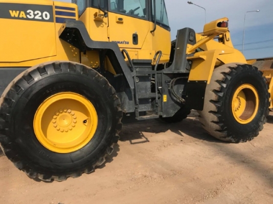ขายรถตักล้อยาง KOMATSU WA320-6 ปี 2013 รถนอกนำเข้าเองจากญี่ปุ่น สภาพสวยพร้อมใช้งาน มีVDOการทำงานครับ