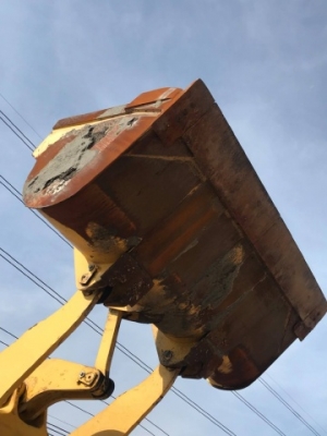 ขายรถตักล้อยาง KOMATSU WA320-6 ปี 2013 รถนอกนำเข้าเองจากญี่ปุ่น สภาพสวยพร้อมใช้งาน มีVDOการทำงานครับ