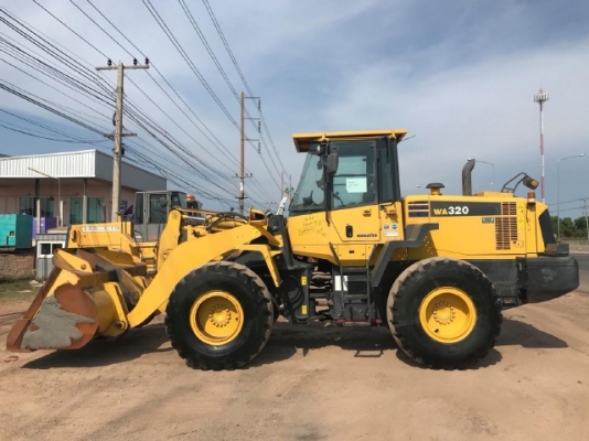ขายรถตักล้อยาง KOMATSU WA320-6 ปี 2013 รถนอกนำเข้าเองจากญี่ปุ่น สภาพสวยพร้อมใช้งาน มีVDOการทำงานครับ