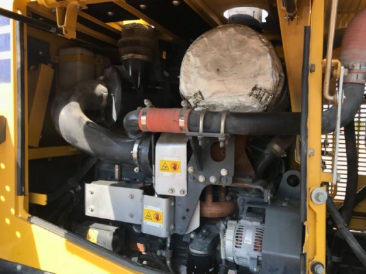 ขายรถตักล้อยาง KOMATSU WA320-6 ปี 2013 รถนอกนำเข้าเองจากญี่ปุ่น สภาพสวยพร้อมใช้งาน มีVDOการทำงานครับ