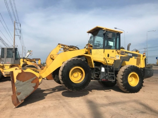 ขายรถตักล้อยาง KOMATSU WA320-6 ปี 2013 รถนอกนำเข้าเองจากญี่ปุ่น สภาพสวยพร้อมใช้งาน มีVDOการทำงานครับ