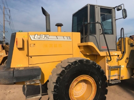 ขายรถตักล้อยาง TCM L32-3 รถนอกนำเข้าเองจากญี่ปุ่น สภาพสวยพร้อมใช้งาน มีVDOการทำงานครับ