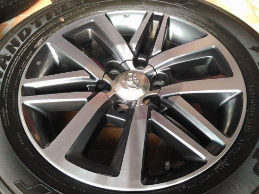 ล้อแม็ก New Fortuner ขอบ 18(6/139) พร้อมยาง Dunlop Grandtrek PT 265 60 18 สภาพพร้อมใช้ ขายถูกๆ ทั้งชุด 16900.-พร้อมน็อตแท้ 1 ชุด *** เทิร์นได้ ใส่ฟรี รับบัตรเครดิตทุกธนาคาร ส่งทั่วไทย ล้อแม็ก New Fortuner ขอบ 18(6/139) พร้อมยาง Dunlop Grandtrek PT 265 60 18 สภาพพร้อมใช้ ขายถูกๆ ทั้งชุด 16900.-พร้อมน็อตแท้ 1 ชุด *** เทิร์นได้ ใส่ฟรี รับบัตรเครดิตทุกธนาคาร ส่งทั่วไทย