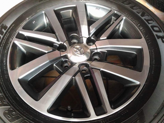 ล้อแม็ก New Fortuner ขอบ 18(6/139) พร้อมยาง Dunlop Grandtrek PT 265 60 18 สภาพพร้อมใช้ ขายถูกๆ ทั้งชุด 16900.-พร้อมน็อตแท้ 1 ชุด *** เทิร์นได้ ใส่ฟรี รับบัตรเครดิตทุกธนาคาร ส่งทั่วไทย ล้อแม็ก New Fortuner ขอบ 18(6/139) พร้อมยาง Dunlop Grandtrek PT 265 60 18 สภาพพร้อมใช้ ขายถูกๆ ทั้งชุด 16900.-พร้อมน็อตแท้ 1 ชุด *** เทิร์นได้ ใส่ฟรี รับบัตรเครดิตทุกธนาคาร ส่งทั่วไทย