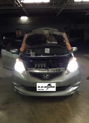 ขายไฟหน้ารถยี่ห้อ C6 แบบ LED HEADLIGHT รุ่น H4 HI-LOW ขายไฟหน้ารถยี่ห้อ C6 แบบ LED HEADLIGHT รุ่น H4 HI-LOW