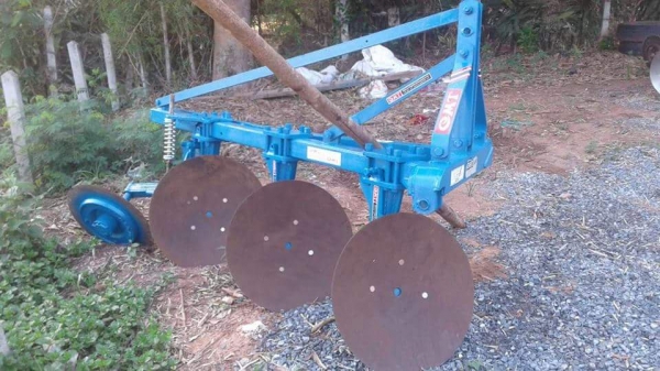 ขายผานสามโครงสี่CMT