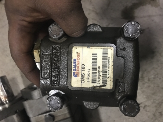 ขายมอเตอร์ไฮดรอลิก สภาพใหม่ พร้อมใช้งาน