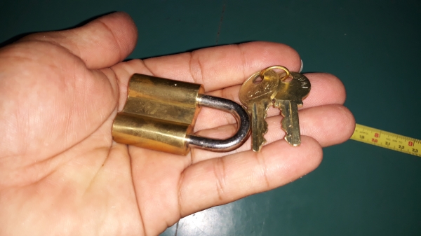 ขายแม่กุญแจทองเหลืองวินเทจ MADE IN THAILAND. งานเก่า30-40ปีที่แล้ว ใหม่เก่าเก็บ