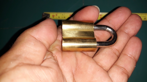 ขายแม่กุญแจทองเหลืองวินเทจ MADE IN THAILAND. งานเก่า30-40ปีที่แล้ว ใหม่เก่าเก็บ