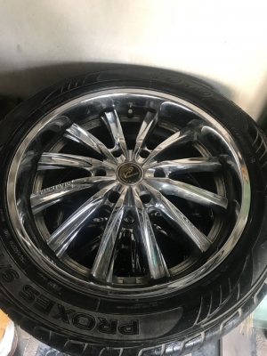 แม็กขอบ20พร้อมยางแม็กสวยมากขอบโทรมาเบอร์0850096029นะคะราคา8,500บาท