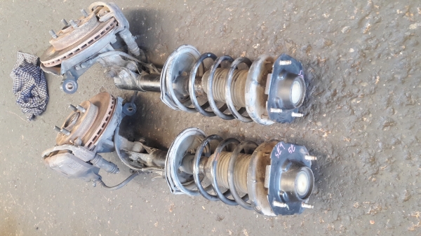 โช้คแกนใหญ่พร้อมดิสหน้าสภาพสวยๆใส่ starlet ep82/soluna al50