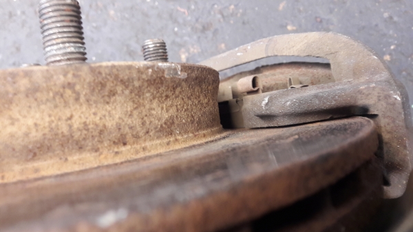 โช้คแกนใหญ่พร้อมดิสหน้าสภาพสวยๆใส่ starlet ep82/soluna al50