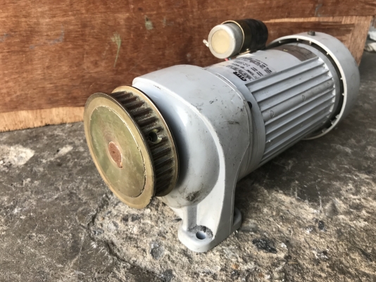 ขายมอเตอร์เกียร์ GTR made in Japan ไฟบ้านญี่ปุ่น 100V อัตราทด 1:25 มีระบบเบรคในตัว เพลาออกประมาณ 58รอบต่อนาที สภาพสวยมาก ขายถูก ราคา 1,300 บาทพร้อมส่ง