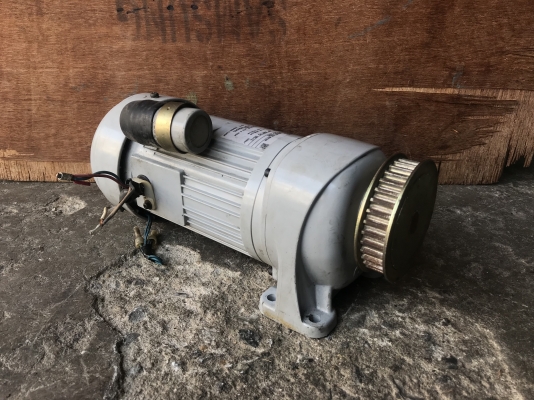 ขายมอเตอร์เกียร์ GTR made in Japan ไฟบ้านญี่ปุ่น 100V อัตราทด 1:25 มีระบบเบรคในตัว เพลาออกประมาณ 58รอบต่อนาที สภาพสวยมาก ขายถูก ราคา 1,300 บาทพร้อมส่ง