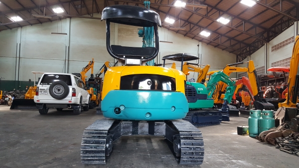 ขาย รถขุด KUBOTA  รุ่น U30 มือสองญี่ปุ่น แทรกเหล็ก สลัก บูทเอวแน่น 100\% คันนี้ มีไลน์ กระแทก สำหรับใส่หัวกระแทก สวยพร้อมใช้งาน มือถือ 0818753444