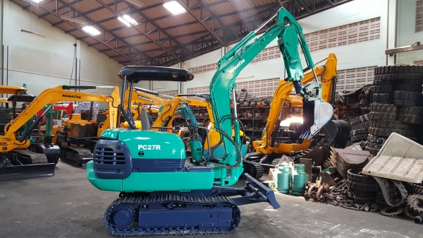 ขาย รถขุด KOMATSU รุ่น PC27-8-- มือสองญี่ปุ่น แทรกเหล็ก สลัก บูทเอวแน่น 100\% คันนี้ มีหัวกระแทกในตัว  สวยพร้อมใช้งาน มือถือ 0818753444