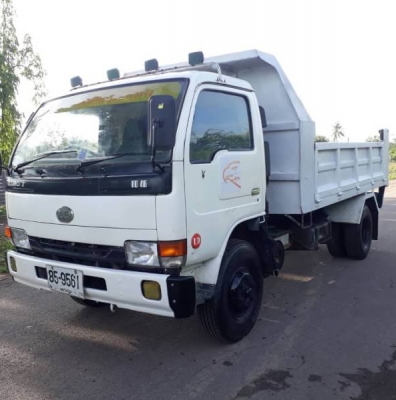 ขาย.ราคาเบาๆ 395,000บ.รถเดิมๆ หกล้อ นิสัน MKA121G FD46-130แรง ปี40 ดั้ม.สามมิต 5คิว รถห้าง สภาพเดิมๆสวยไม่เคยทำสีหัวบางพายในครบ พร้อมใช้งาน เล่ม,ทะเบียนพร้อมโอน