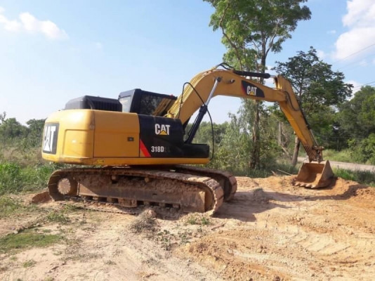 CAT 318 D
