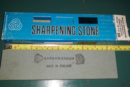 ขายหินลับมีดตราคนป่าMADE IN ENGLAND. เก่าเก็บหลายปีสวย