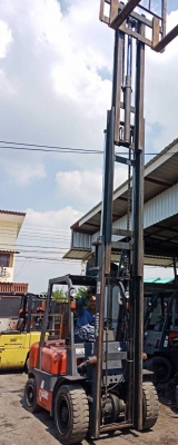 +++ ขายโฟล์คลิฟท์  HELI FD30  ขนาด 3  ตัน  เครื่องยนต์ดีเซล  เสา 6  เมตร  เกียร์ออโตเมติค  ยางตัน