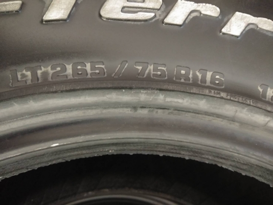 +++ ขายยาง BF 265-75-16 4 เส้น ปี 13 ครับ +++ ขายยาง BF 265-75-16 4 เส้น ปี 13 ครับ