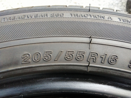 ขายยาง 205/55R16 YOKOHAMA ปี16 ดอกยางเต็มหนาสดเท่ากัน ชุดละ 3200 บาท ขายยาง 205/55R16 YOKOHAMA ปี16 ดอกยางเต็มหนาสดเท่ากัน ชุดละ 3200 บาท