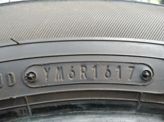 ขายยาง 215/55R16 DUNLOP ปี17 ดอกยางสวยสด ชุดละ 3200 บาท