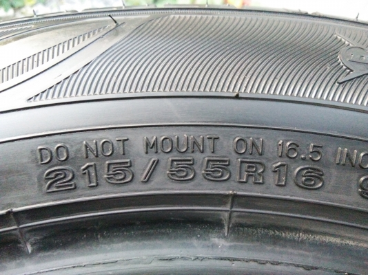 ขายยาง 215/55R16 DUNLOP ปี17 ดอกยางสวยสด ชุดละ 3200 บาท