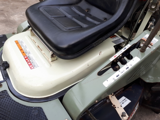 รถตัดหญ้านั่งขับ Sato YKS160G นำเข้าจากญี่ปุ่น รถตัดหญ้านั่งขับ Sato YKS160G นำเข้าจากญี่ปุ่น