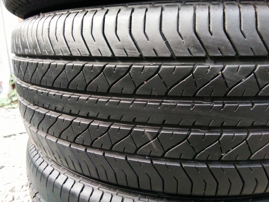 ขายยาง 235/55R19 DUNLOP MADE IN JAPAN ปี17 ดอกยางหนาเต็มสดเท่ากันไม่แตกลายไม่ร้าวไม่กินข้างไม่มีปะ สภาพ95\% ชุดละ 8900 บาท