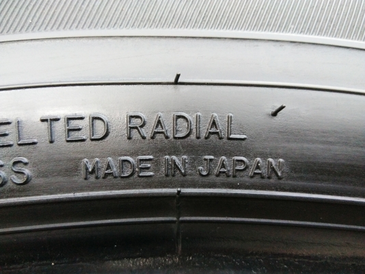 ขายยาง 235/55R19 DUNLOP MADE IN JAPAN ปี17 ดอกยางหนาเต็มสดเท่ากันไม่แตกลายไม่ร้าวไม่กินข้างไม่มีปะ สภาพ95\% ชุดละ 8900 บาท