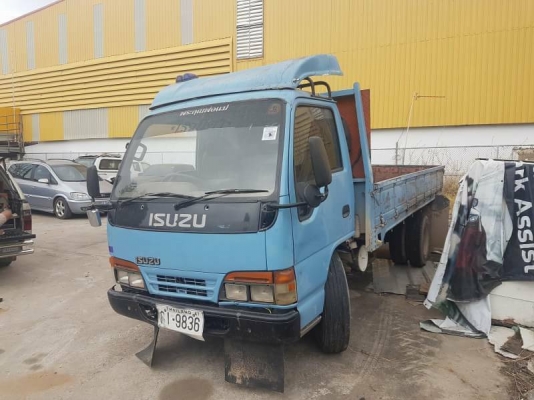 ISUZU NKR 120 4HF 1 ปี40 รถห้างแท้ เครื่องพัง คัสซีสวย หัวเก๋งดี กะบะดี เอกสารพร้อมโอน