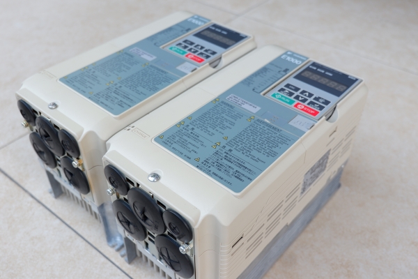 อินเวอร์เตอร์10แรง380v เหลือ1ตัว อินเวอร์เตอร์10แรง380v เหลือ1ตัว