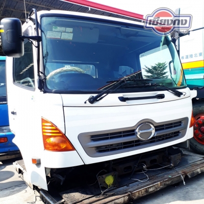 หัวเก๋ง Hino Mega สิบล้อ สีขาว สภาพพร้อมใช้งาน