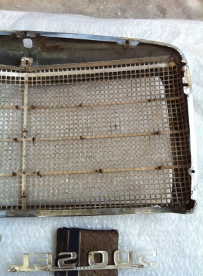 ใส้กระจังหน้าอลูมิเนียมตาถี่ /8 w114 115 หน้าแคบ