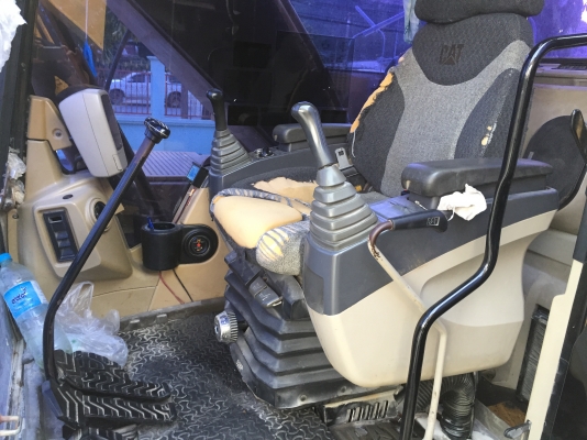 ขายCAT320CกับE200B  รถใช้ได้ปกติเจ้าของขายเองราคาไม่แพง