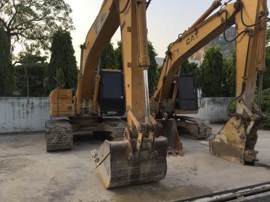 ขายCAT320CกับE200B  รถใช้ได้ปกติเจ้าของขายเองราคาไม่แพง