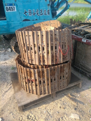 โซ่พร้อมใบ ใส่PC40, PC50, PC60 ของเก่านอกนำเข้า โซ่สวย ใบสวย พร้อมใช้งาน