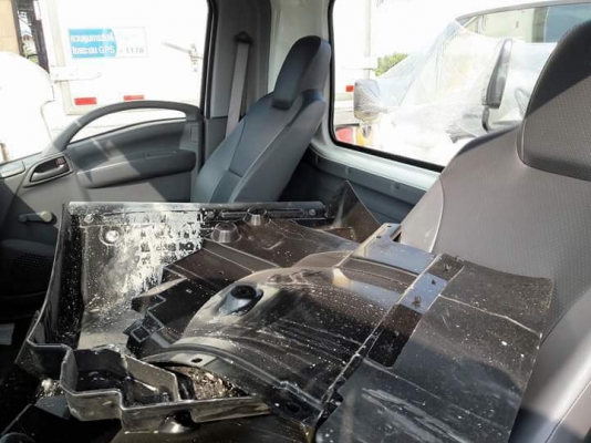 หัวรถ ยี่ห้อ isuzu รุ่น 210/190 ถอดบัส หัวรถ ยี่ห้อ isuzu รุ่น 210/190 ถอดบัส