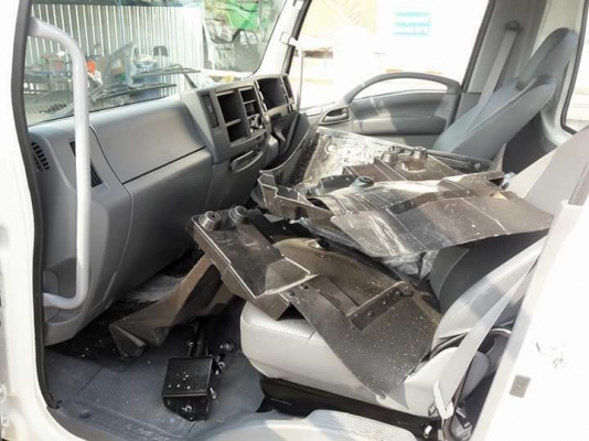 หัวรถ ยี่ห้อ isuzu รุ่น 210/190 ถอดบัส หัวรถ ยี่ห้อ isuzu รุ่น 210/190 ถอดบัส