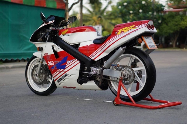 ร้าน วุฒิ นนบุรี ขายHONDA NSR250cc. MC18 ในตำนาน ร้าน วุฒิ นนบุรี ขายHONDA NSR250cc. MC18 ในตำนาน