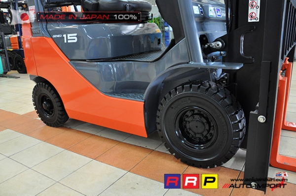 ขายรถโฟล์คลิฟท์มือสอง TOYOTA รุ่น 8FG15-30506 นำเข้าจากประเทศญี่ปุ่น 100\% ไม่เคยใช้งานในไทย