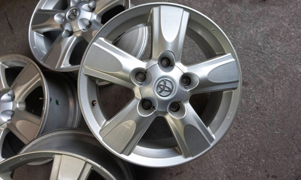 ล้อ Land Cruiser VX200 ขอบ 18
