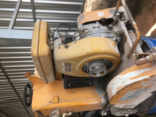 ขายด่วนเครื่องตัดถนมคอนกรีตของนอก