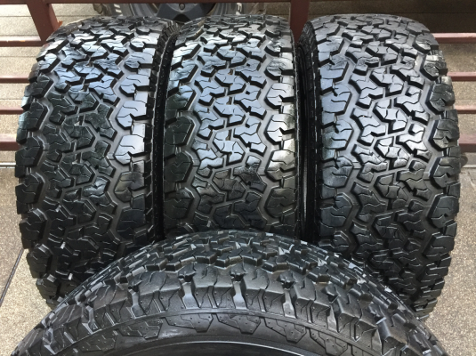 ยาง All Maxxis980 265 70 16 สิ้นปี14 ดอกเต็ม ไม่มีปะ ใช้ยาว ราคาไม่แพง