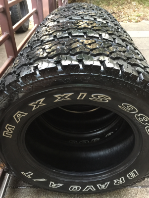 ยาง All Maxxis980 265 70 16 สิ้นปี14 ดอกเต็ม ไม่มีปะ ใช้ยาว ราคาไม่แพง