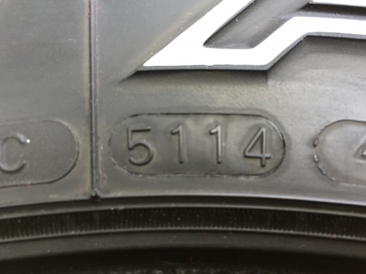 ยาง All Maxxis980 265 70 16 สิ้นปี14 ดอกเต็ม ไม่มีปะ ใช้ยาว ราคาไม่แพง