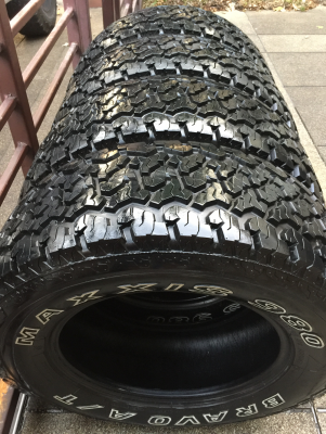 ยาง All Maxxis980 265 70 16 สิ้นปี14 ดอกเต็ม ไม่มีปะ ใช้ยาว ราคาไม่แพง